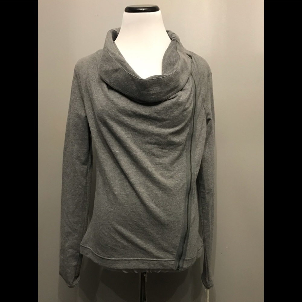 New with tags Converse Gray top.